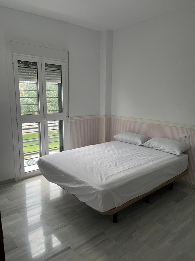 Exclusivo Chalet Sevilla. ¡Jardin & Cocina! Alcala de Guadaira Luaran gambar